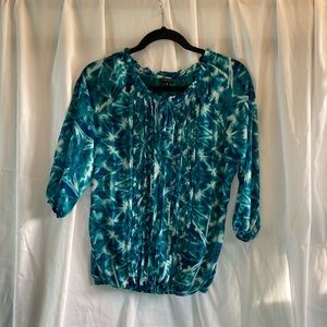 🌷3/$25 Ladies dressy blouse